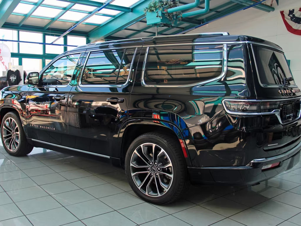 Jeep Wagoneer