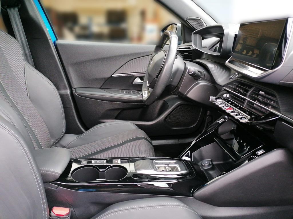 Peugeot e-2008