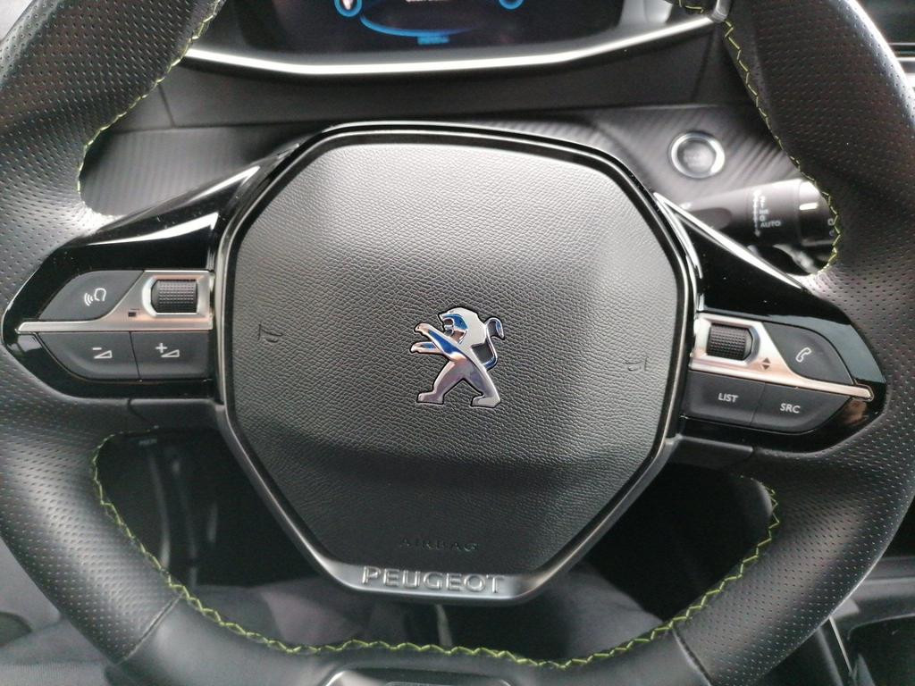 Peugeot e-2008