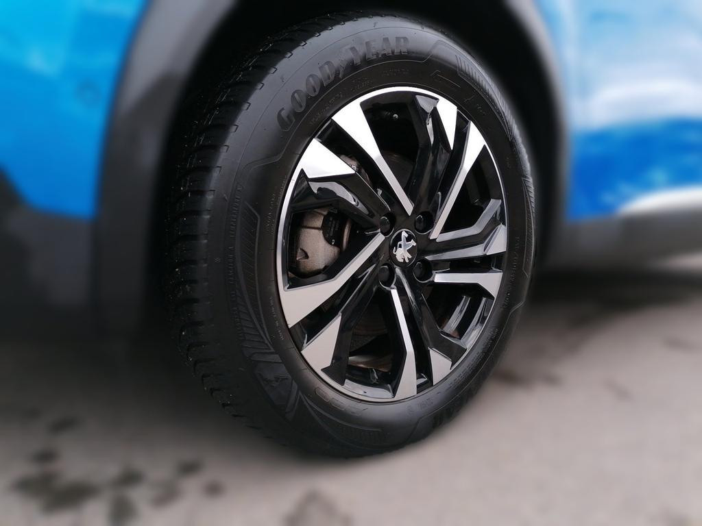 Peugeot e-2008