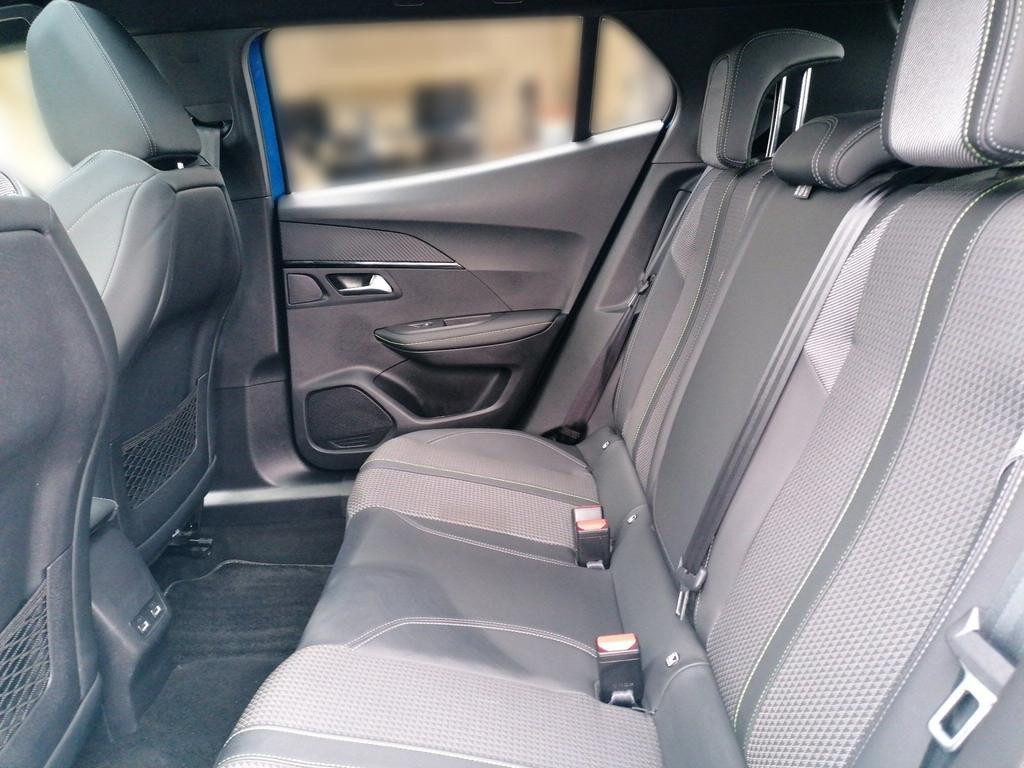 Peugeot e-2008