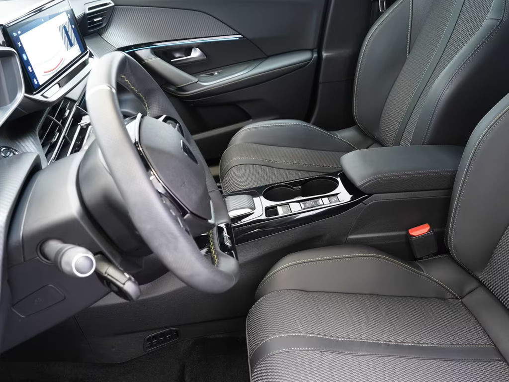 Peugeot e-2008