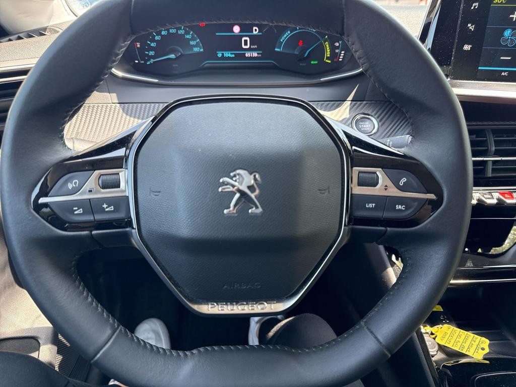 Peugeot e-208