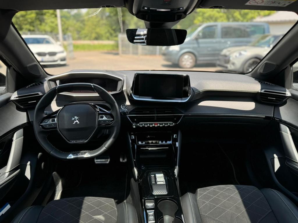 Peugeot e-208