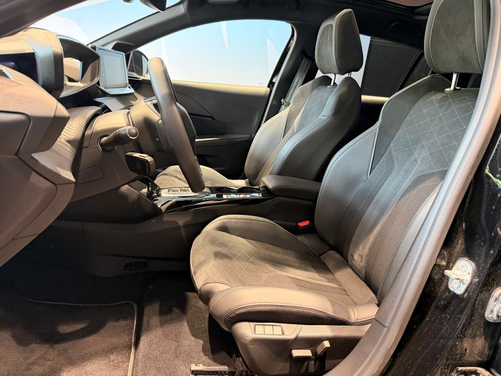 Peugeot e-208