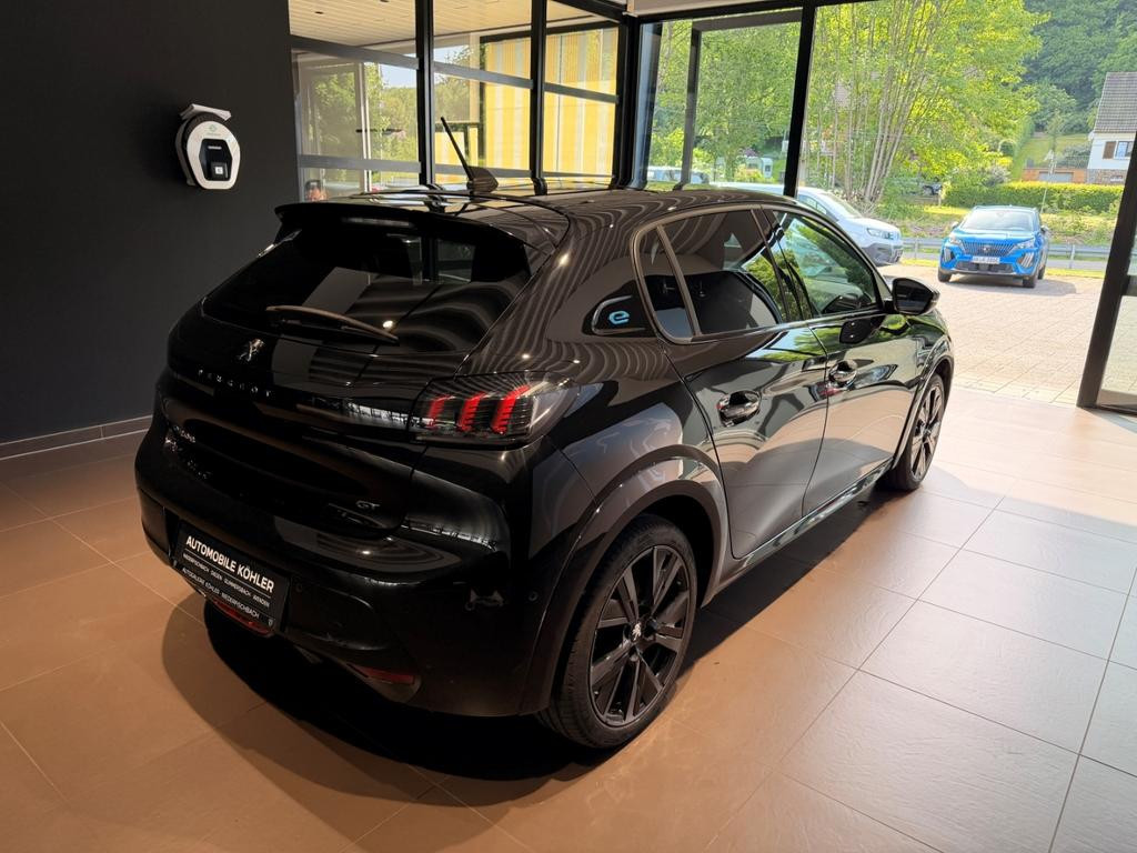 Peugeot e-208