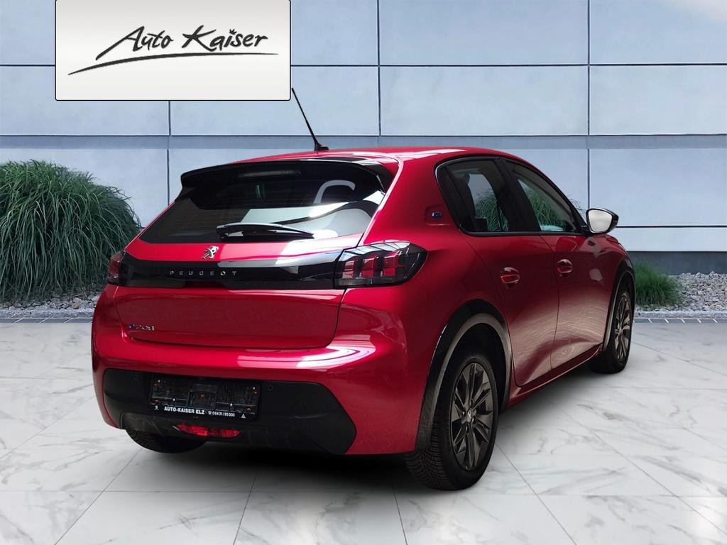 Peugeot e-208