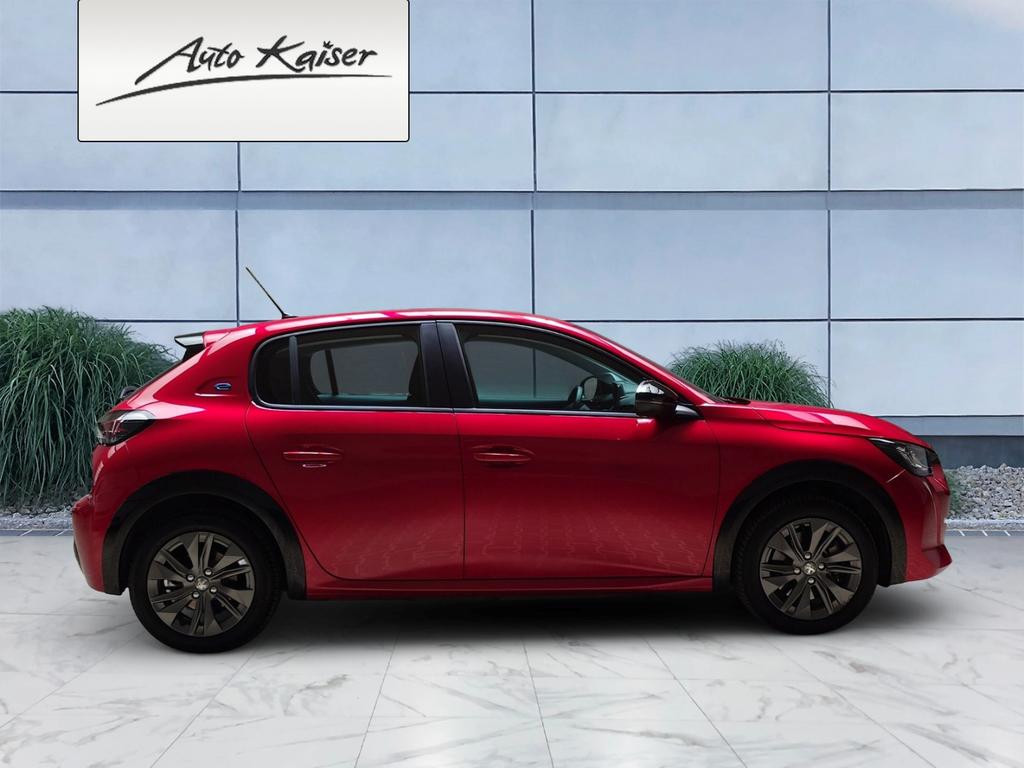 Peugeot e-208