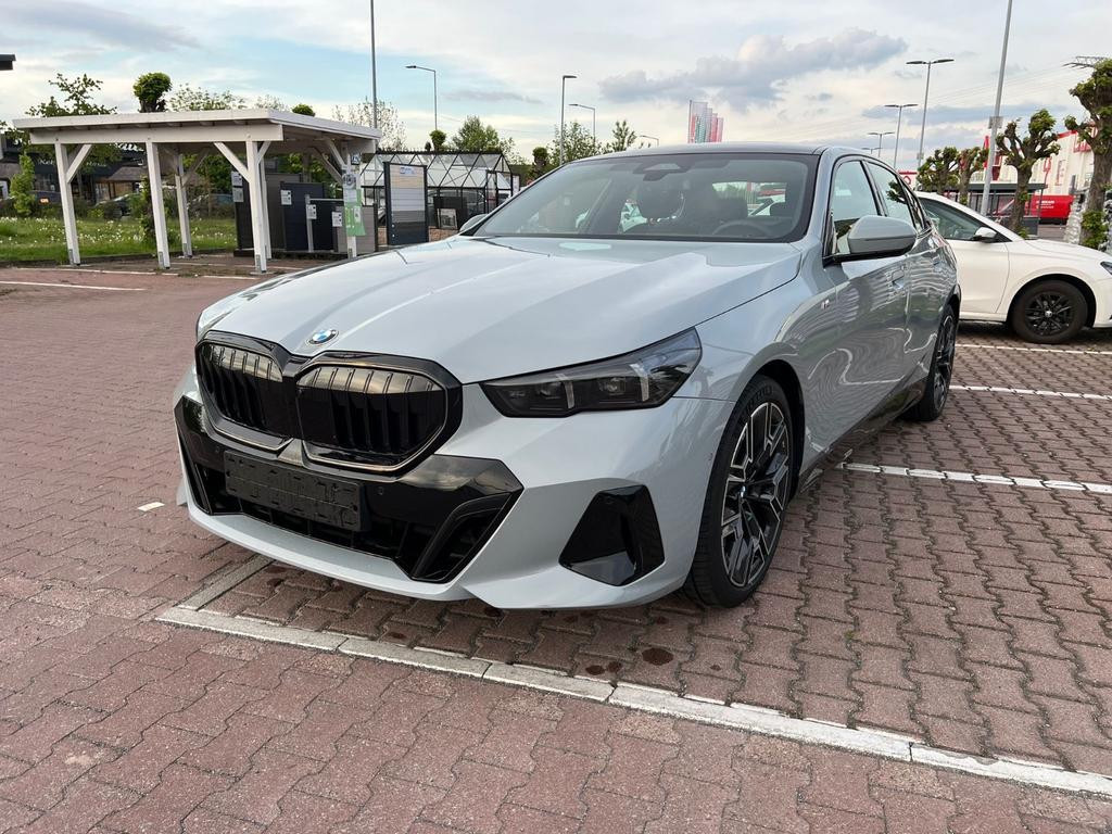 BMW 5 Serie 520 M-Sport Sedan 520i
