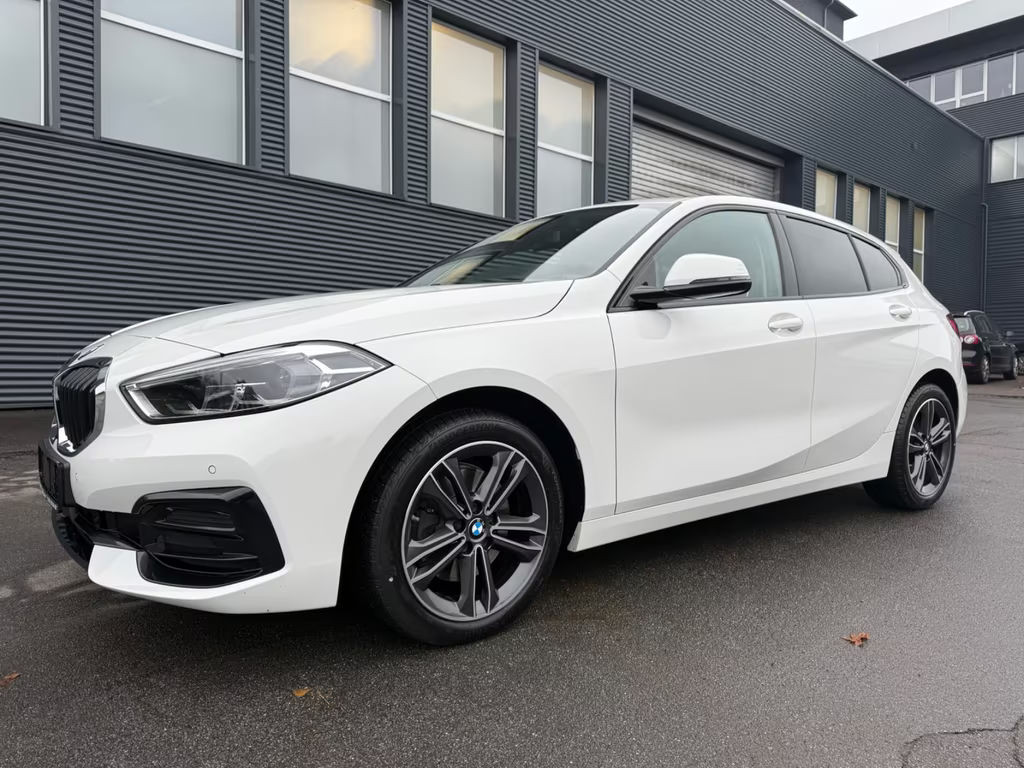 BMW 1 Serie 118 Sport Line Sedan 118d