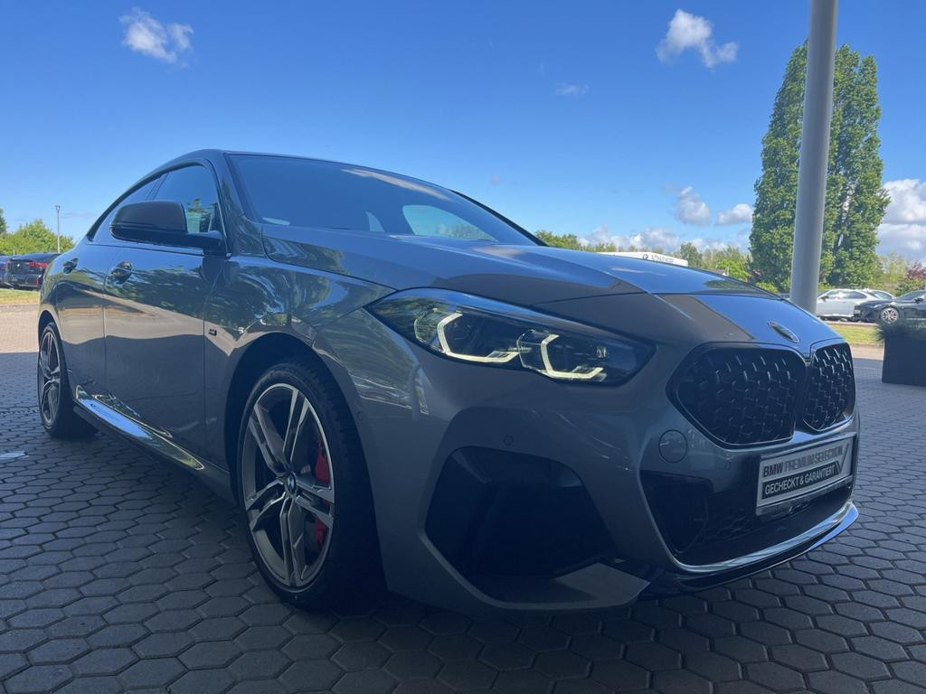 BMW M235