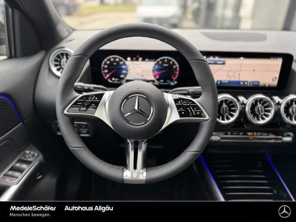 Mercedes-Benz GLA-Klasse GLA 200 GLA 200 Night Distr AHK PanoSD KeylGO Sound 360