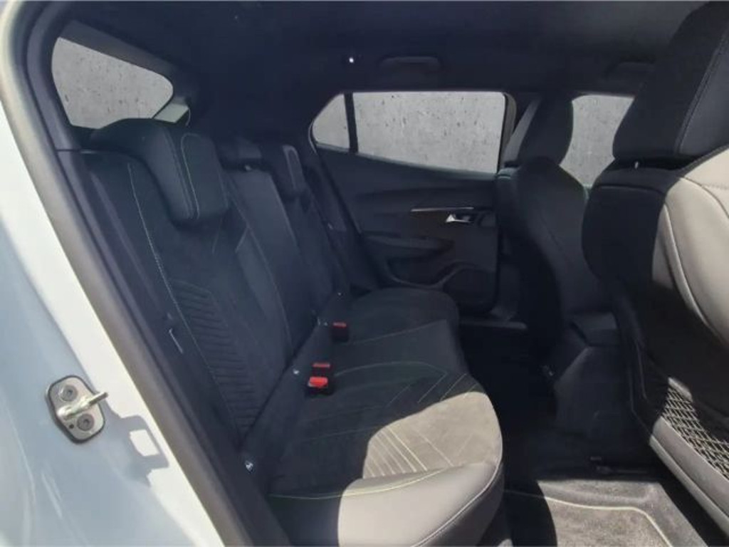 Peugeot e-2008