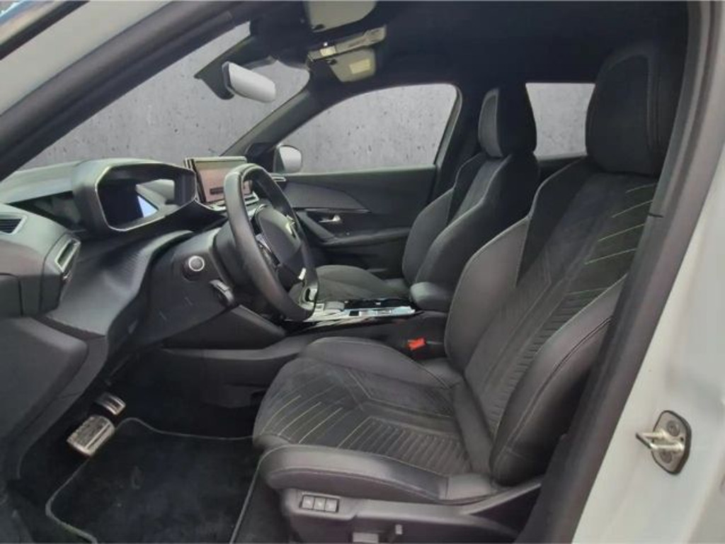 Peugeot e-2008