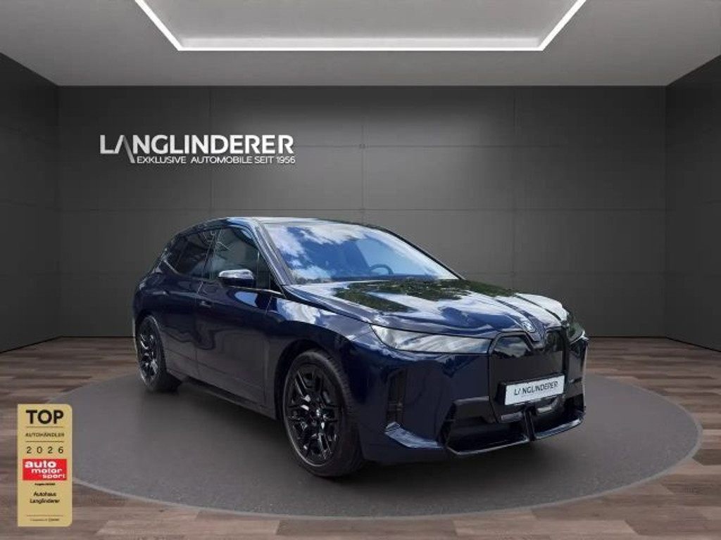 BMW iX