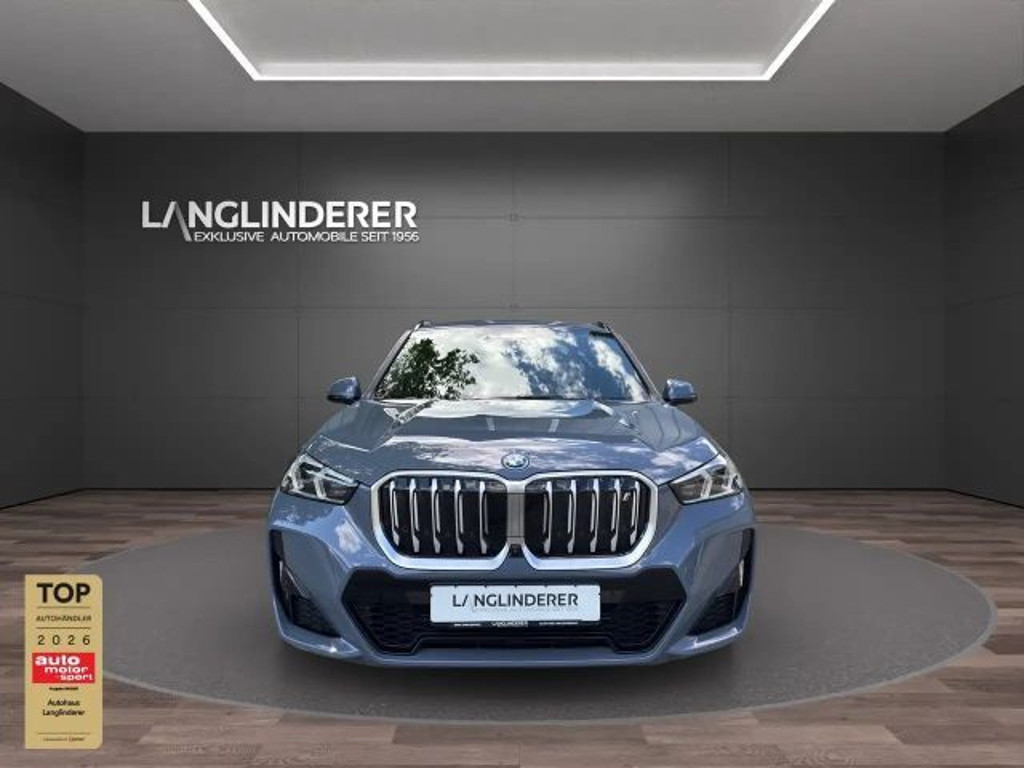 BMW iX1