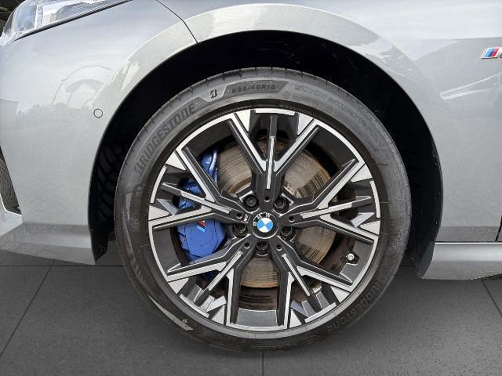 BMW M235