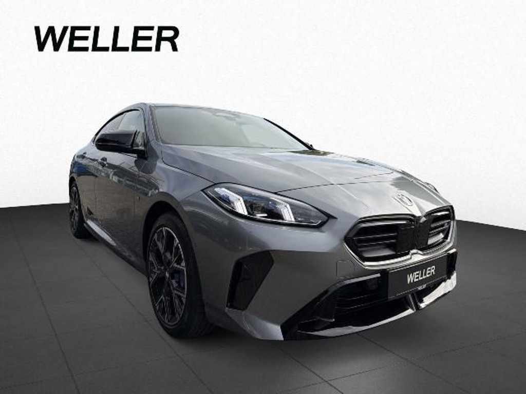 BMW M235