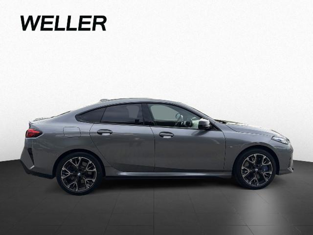 BMW M235