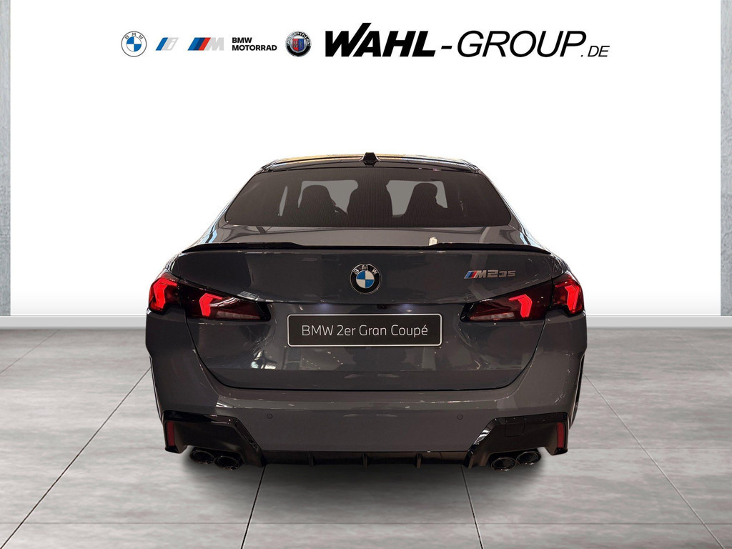 BMW M235
