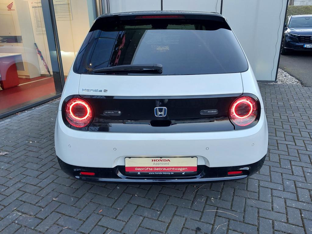 Honda e