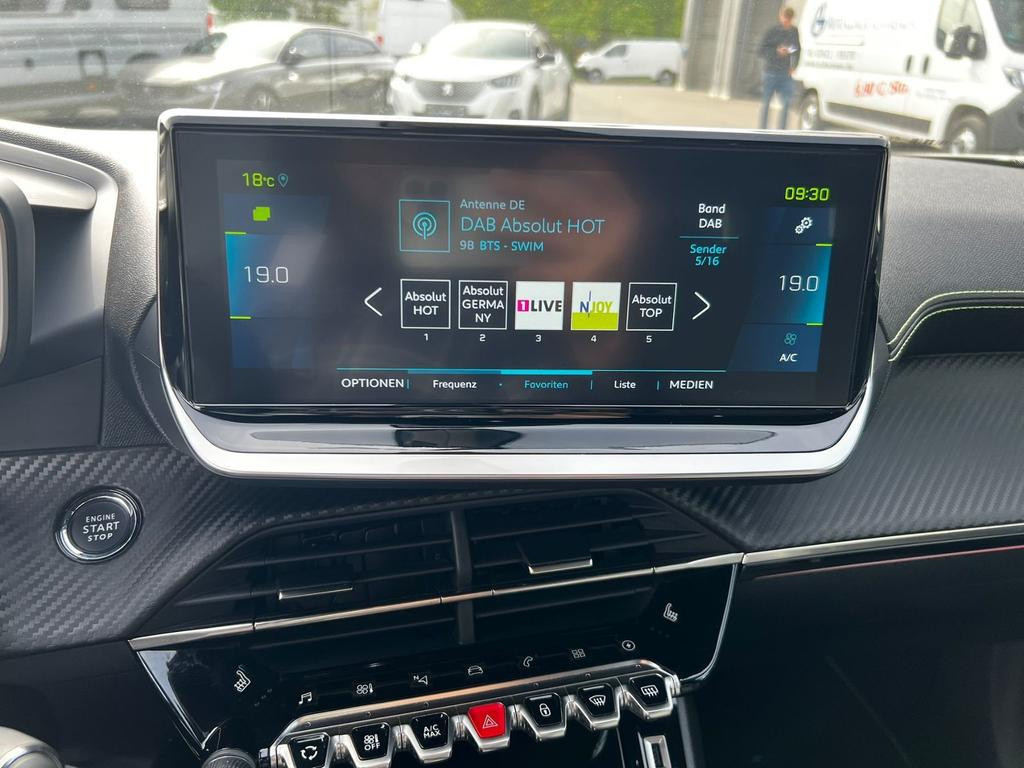 Peugeot e-2008