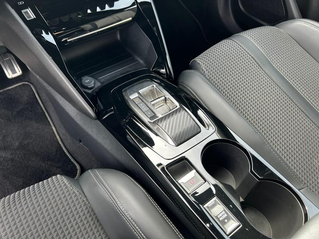 Peugeot e-2008