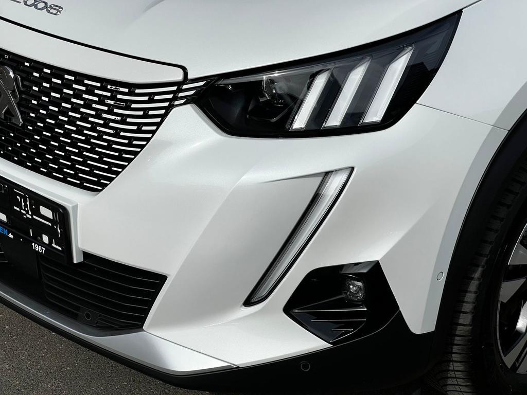 Peugeot e-2008