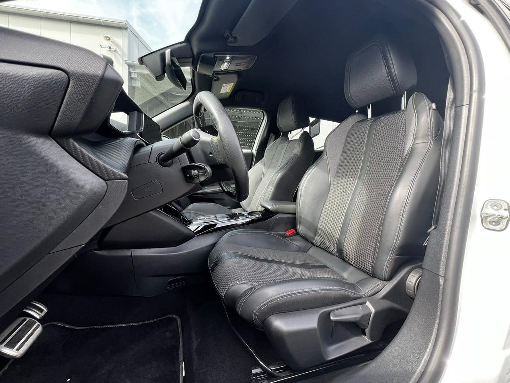 Peugeot e-2008