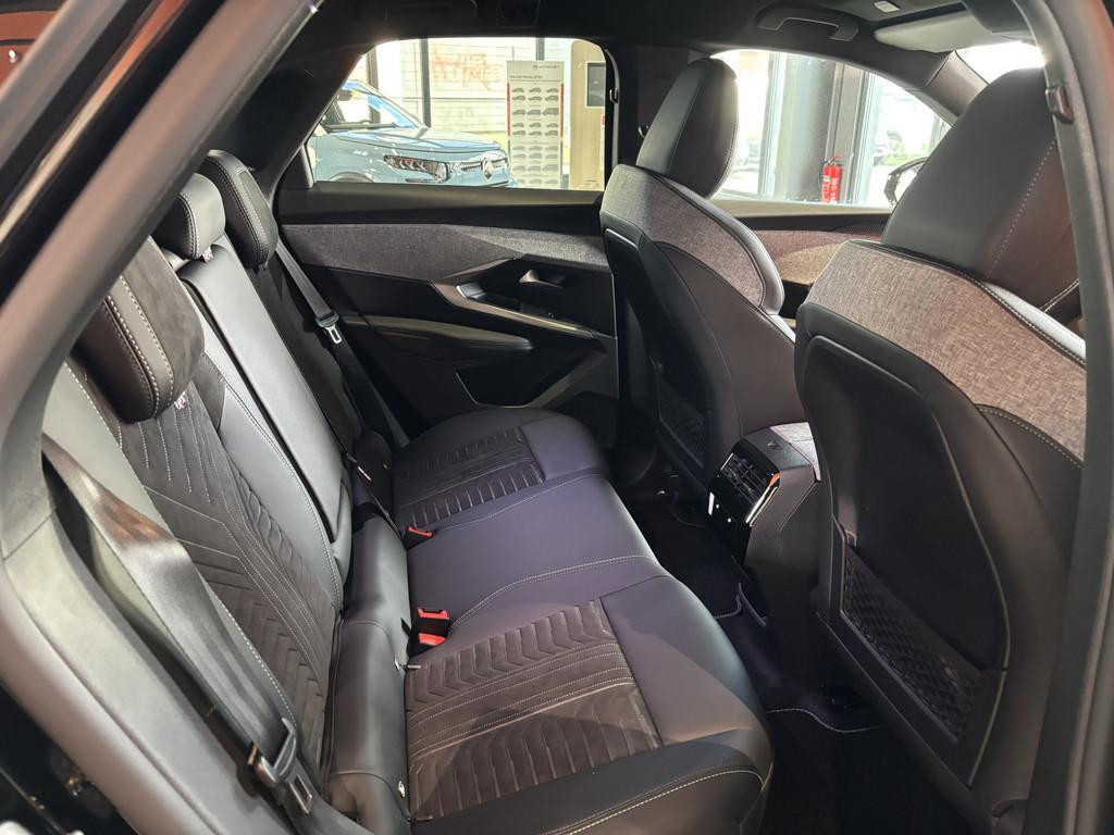 Peugeot E-3008