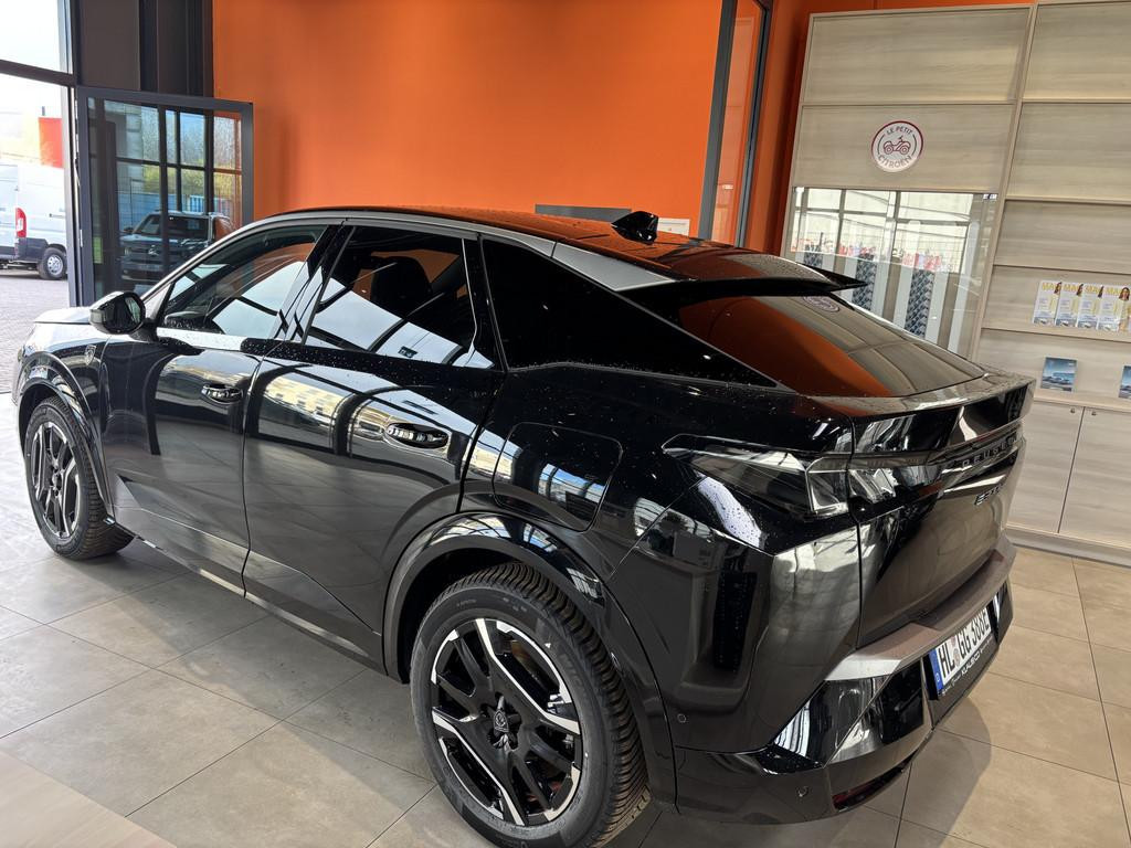 Peugeot E-3008