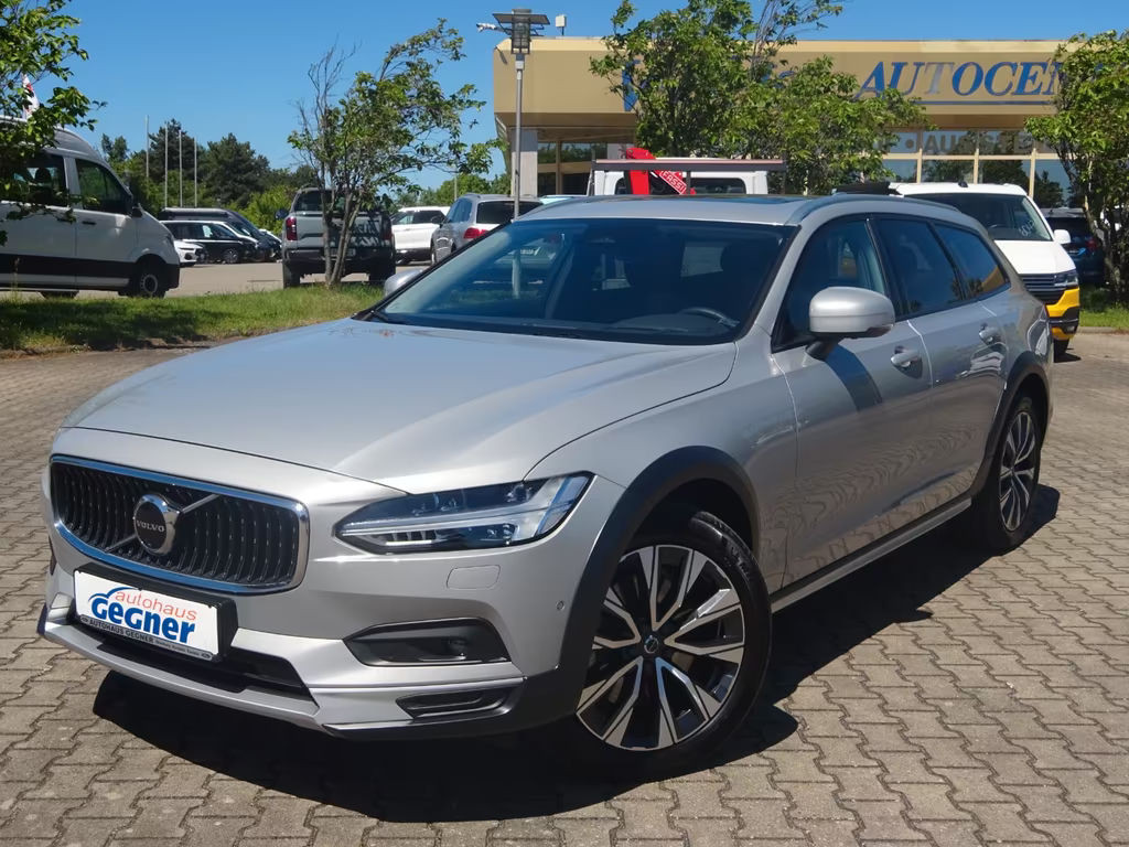 Volvo V90 Cross Country