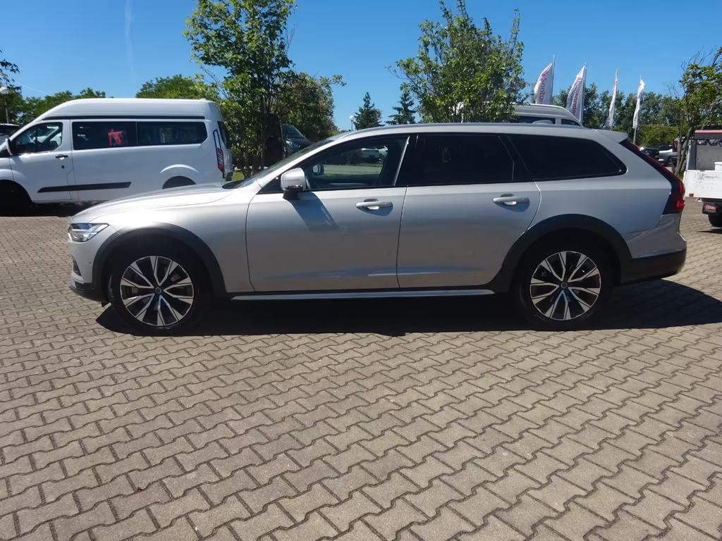 Volvo V90 Cross Country