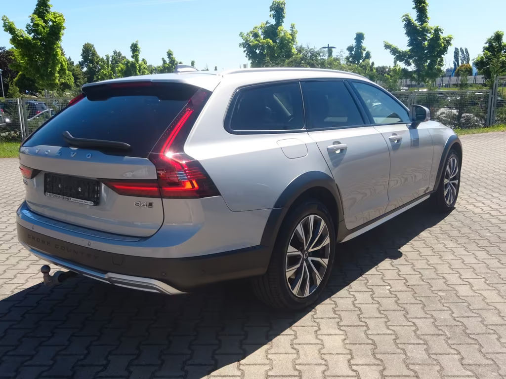 Volvo V90 Cross Country