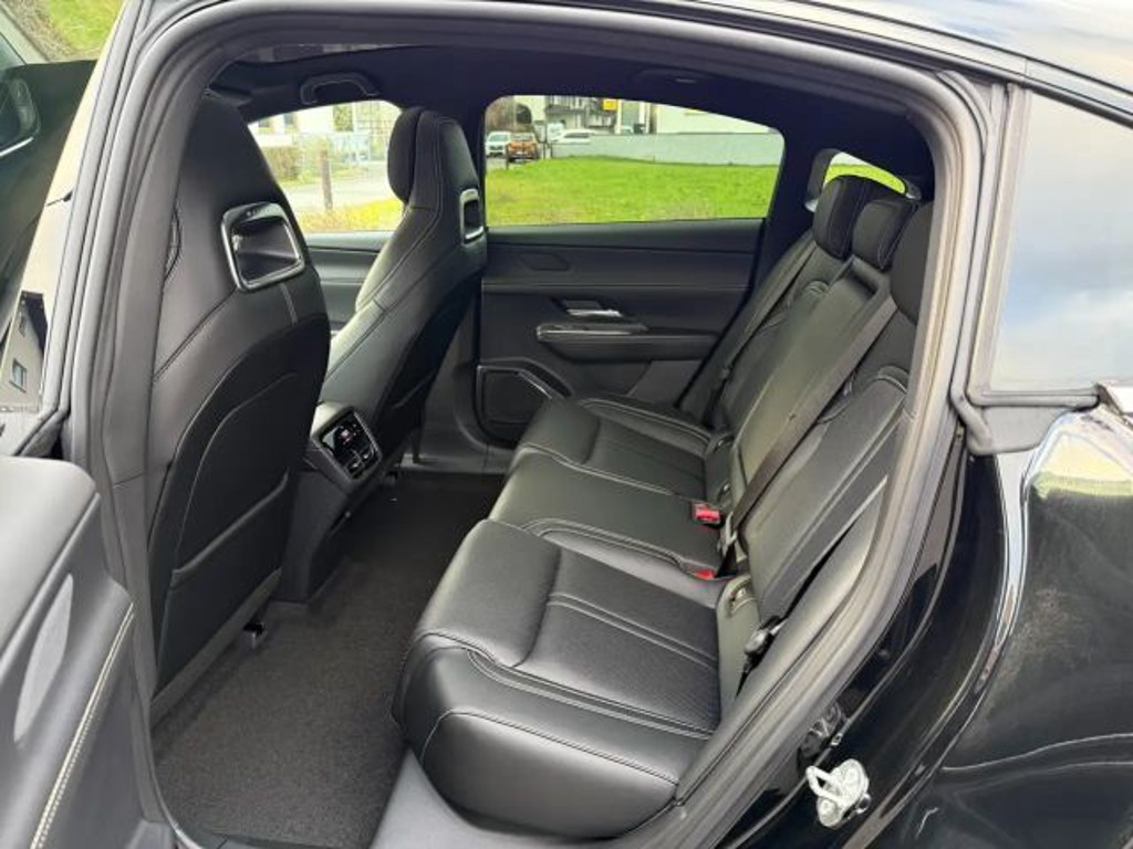 Mazda 6e