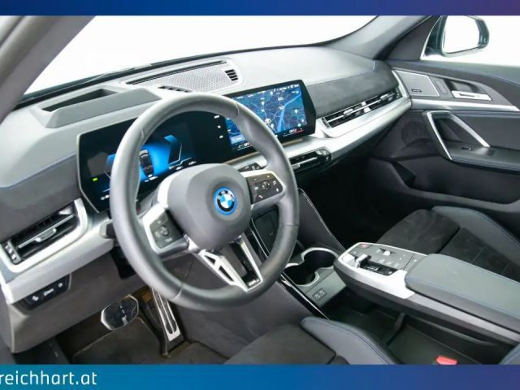 BMW iX1