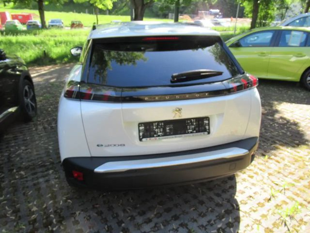 Peugeot e-2008