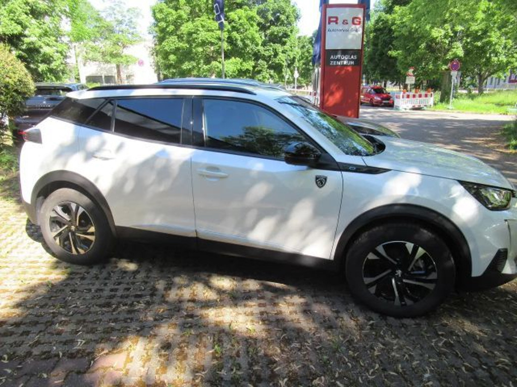 Peugeot e-2008