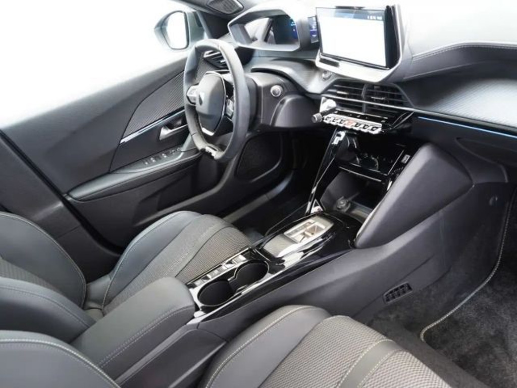 Peugeot e-2008