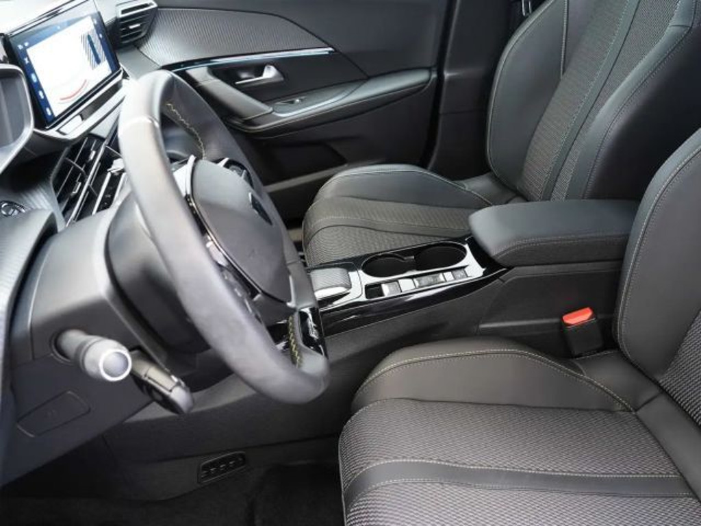 Peugeot e-2008