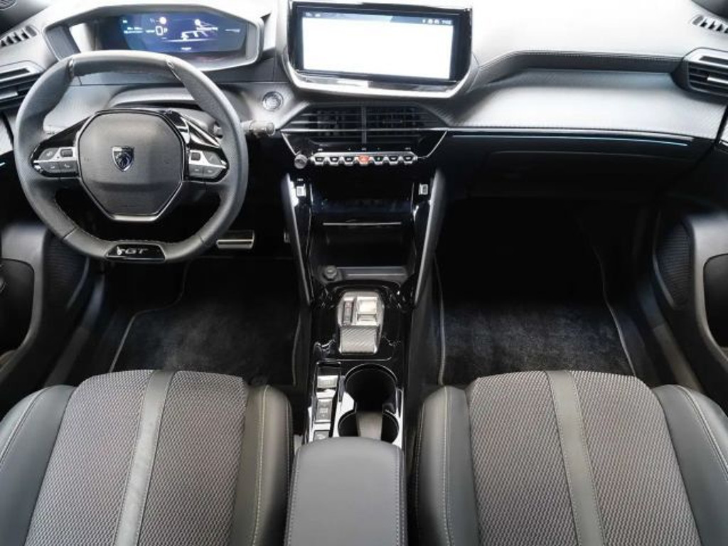 Peugeot e-2008