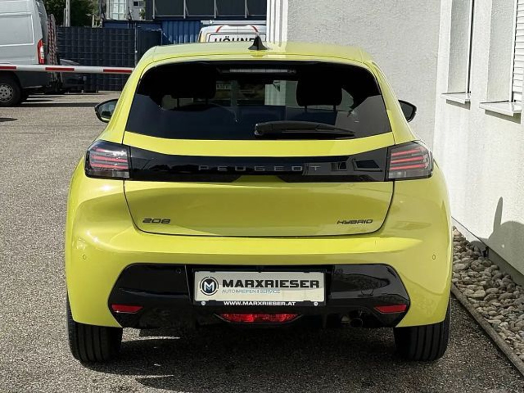Peugeot e-208