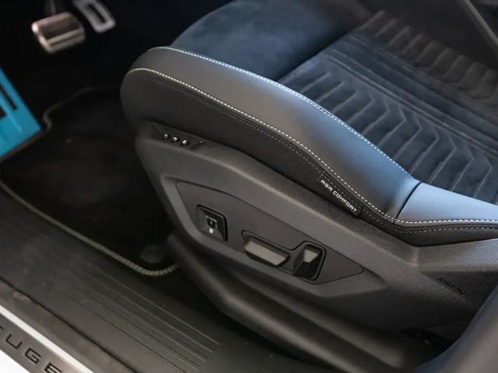 Peugeot E-5008
