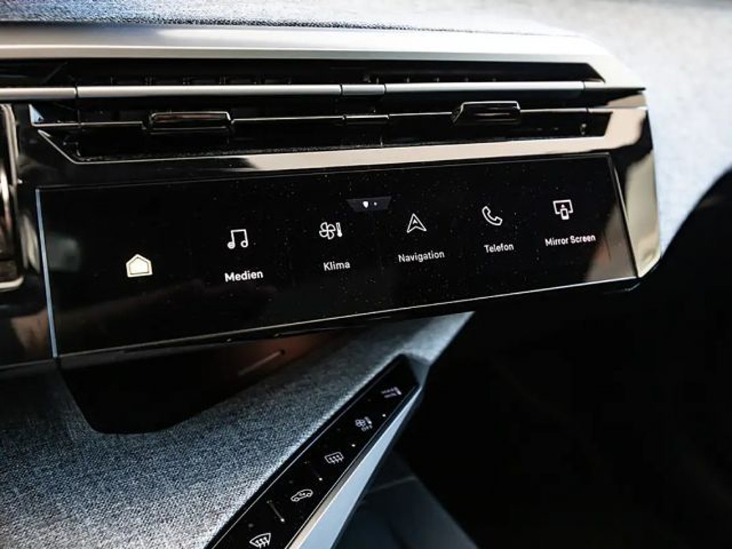 Peugeot E-5008