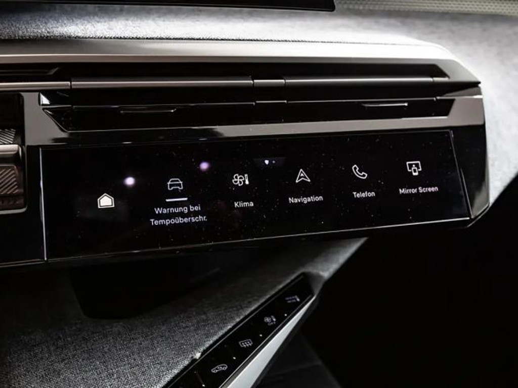 Peugeot E-3008