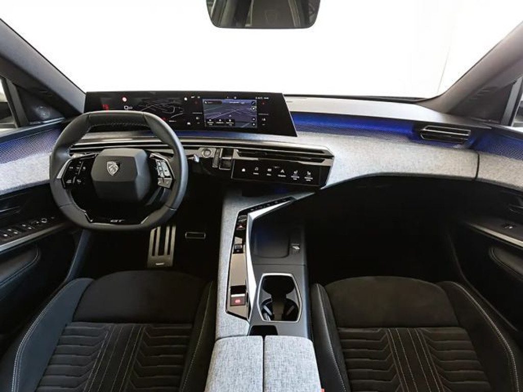 Peugeot E-3008