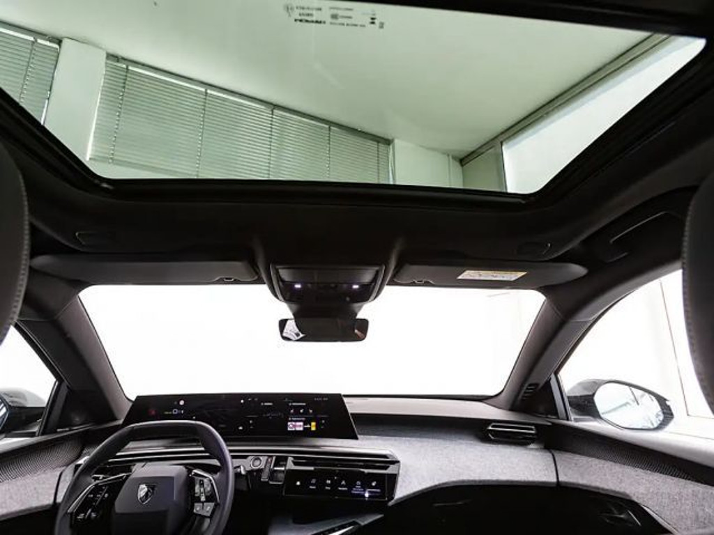 Peugeot E-3008