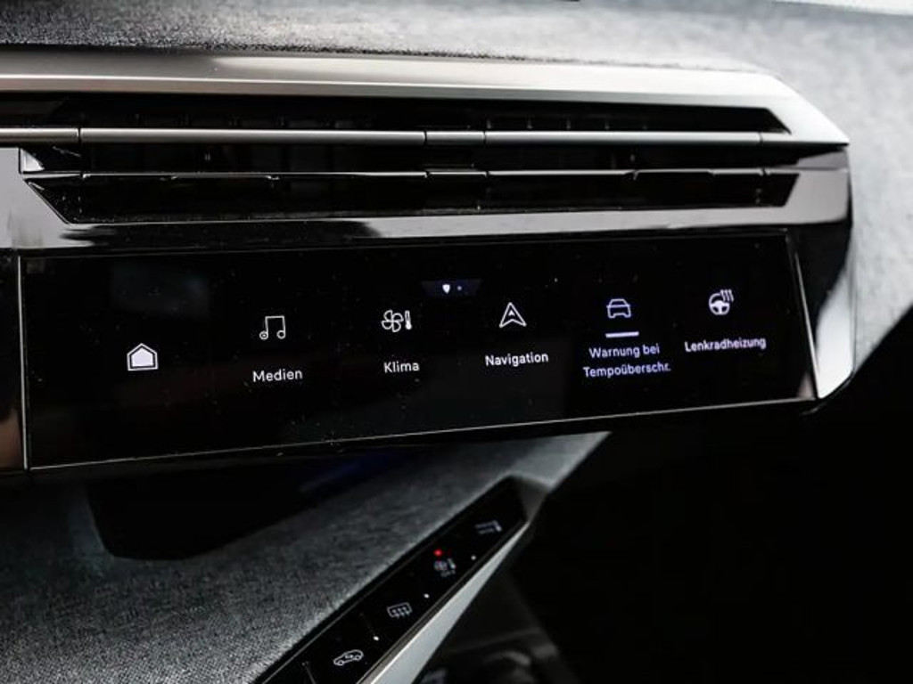 Peugeot E-3008