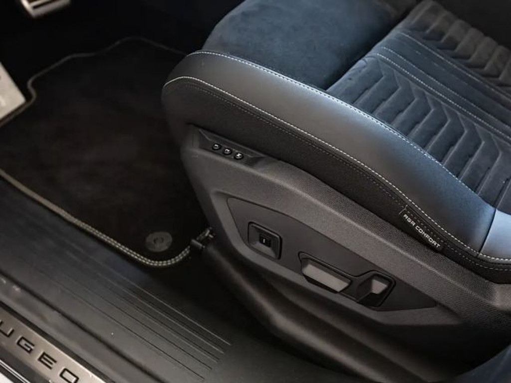 Peugeot E-3008