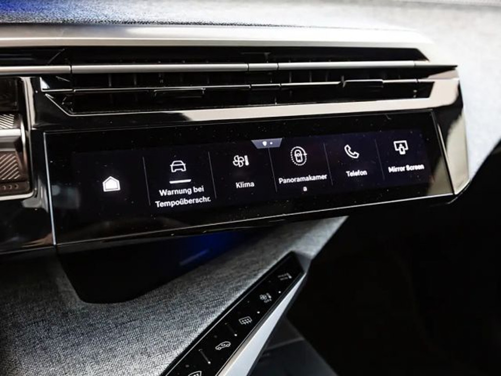 Peugeot E-3008